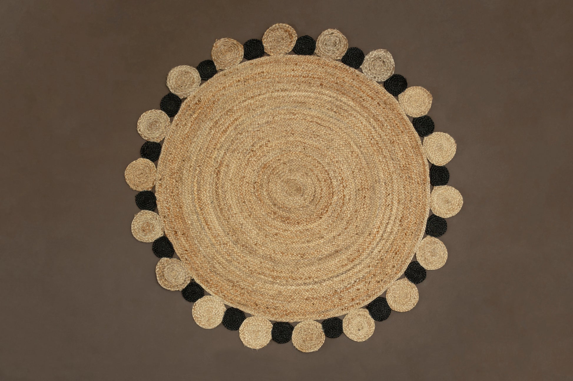 Ardela & Co Demir Large Jute Rug – Natural & Black