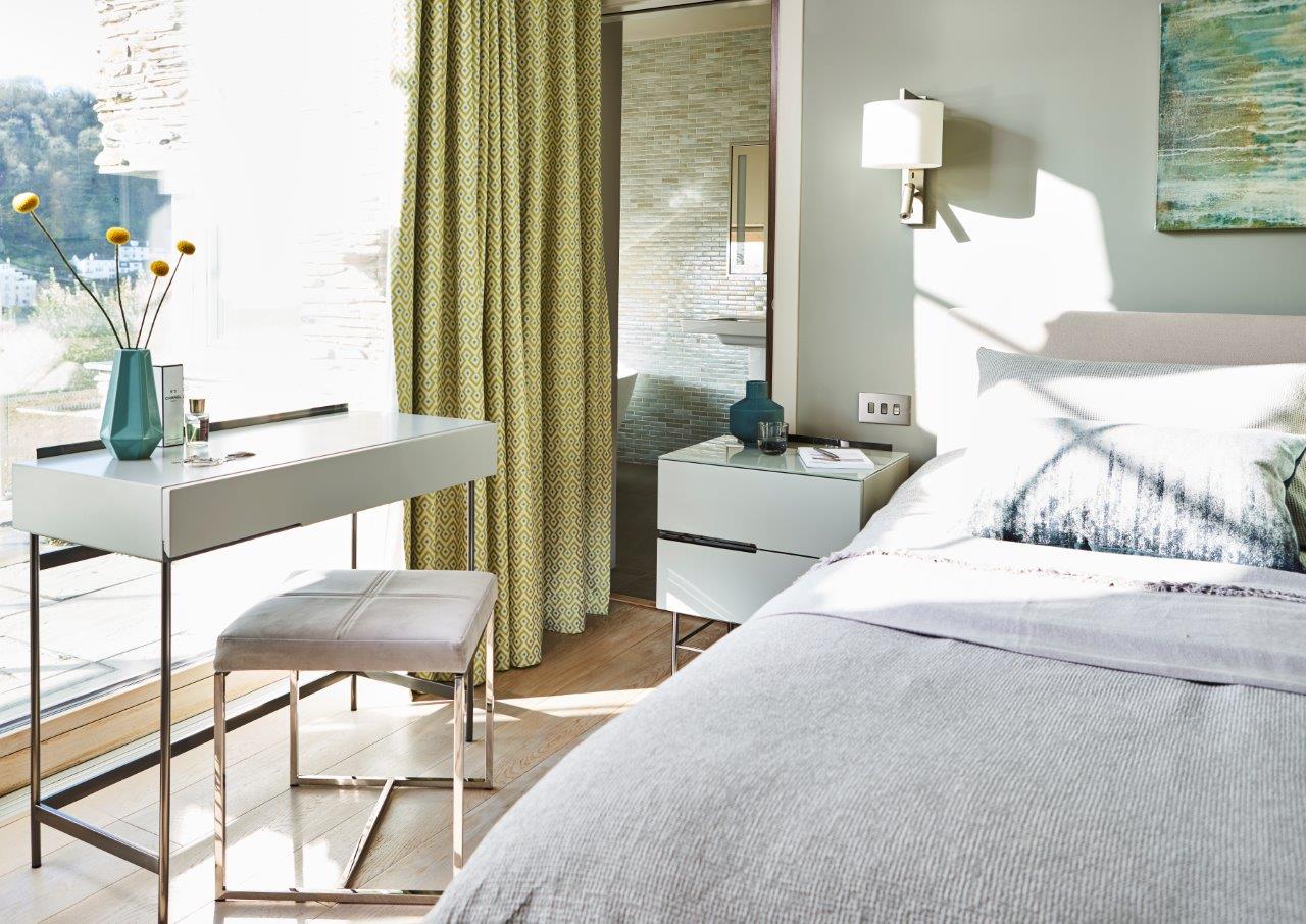 Gillmore British Design Alberto Dressing Table